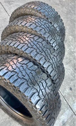 265/70/17Goodyear Selling a set of 4 tires in excellent condition 🫡