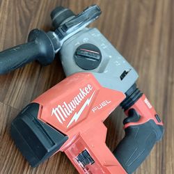 Milwaukie 18v fuel hammer drill