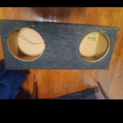2 Different Speaker Boxes 