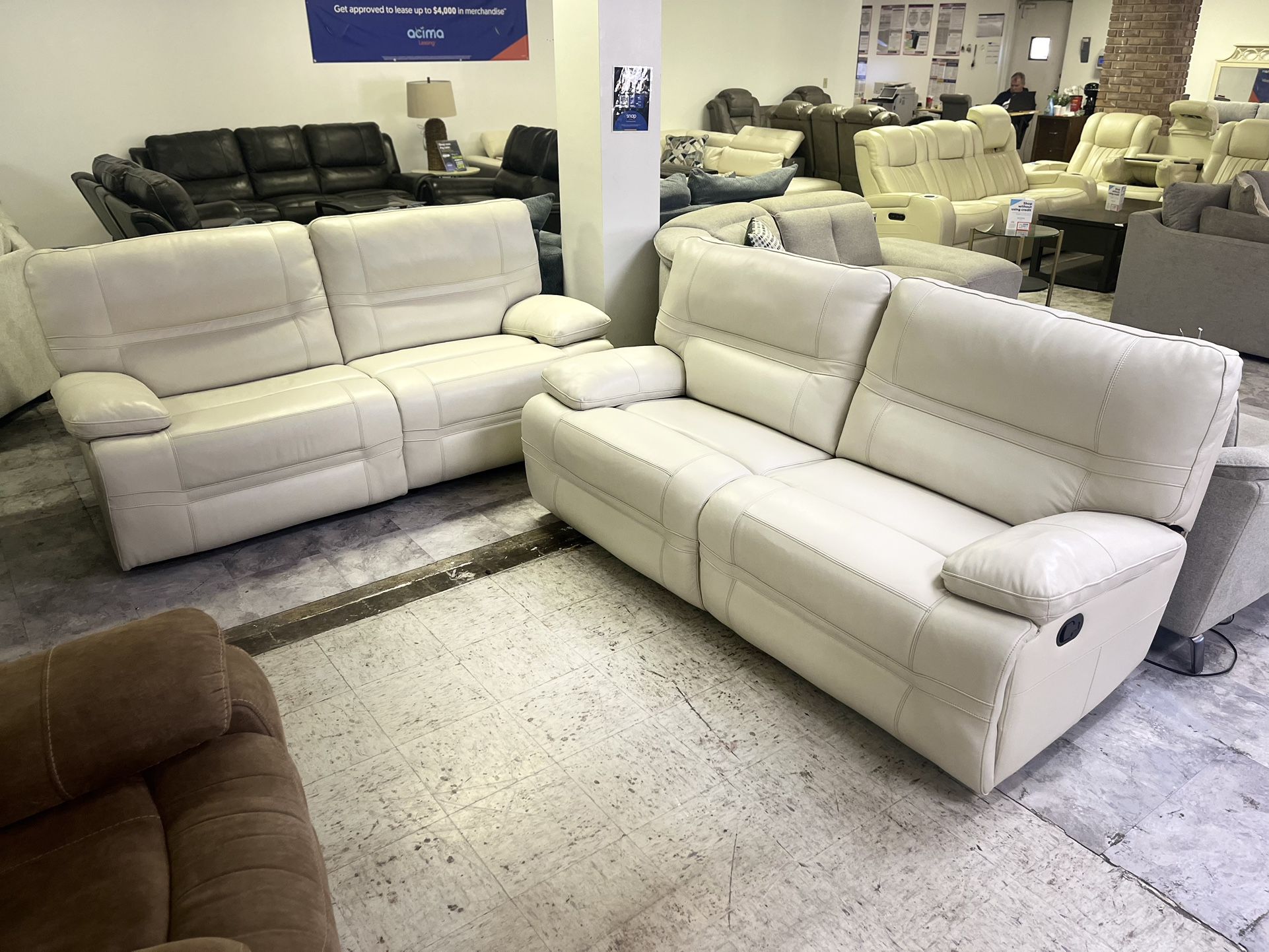 Two White Leather Loveseats - Deep Seat - We Deliver & Finance 🚚🔥🎄🎄💸
