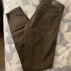 Women’s Levi Skinny Jeans 
