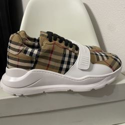 BURBERRY MEN 9.5