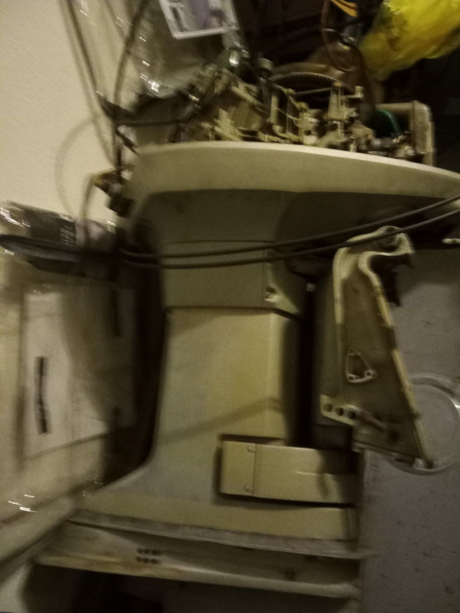 1975 85hp Evinrude boat motor