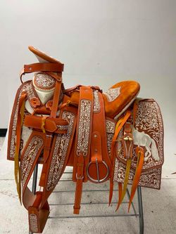 Montura charra bordada