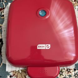 Delish By Dash Donut Maker for Snacks, Dessert, and More - Red