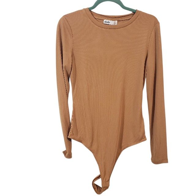ELODIE Womens Tan Long Sleeve Bodysuit Snaps Size Large NWT Sleek Lightweight