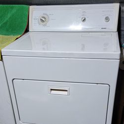Secadora De Gas Kenmore Heavy Duty Con Garantía Lusiendo Y Trabajando Exelente $240