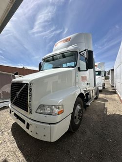 2017 Volvo VNM200