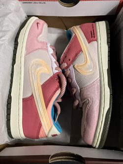 NIKE DUNK SOCIAL STATUS STRAWBERRY MILK