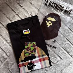 $50 - Bathing Ape T-shirt - New ( Size Medium ) 