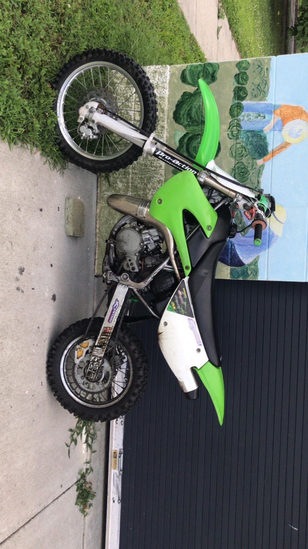 KX85 wit title