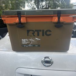 32 Quart Rtic Green And Orange Insulated Cooler