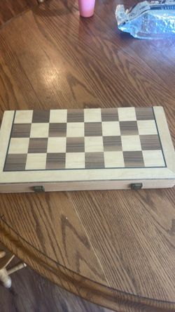 Folding chess board