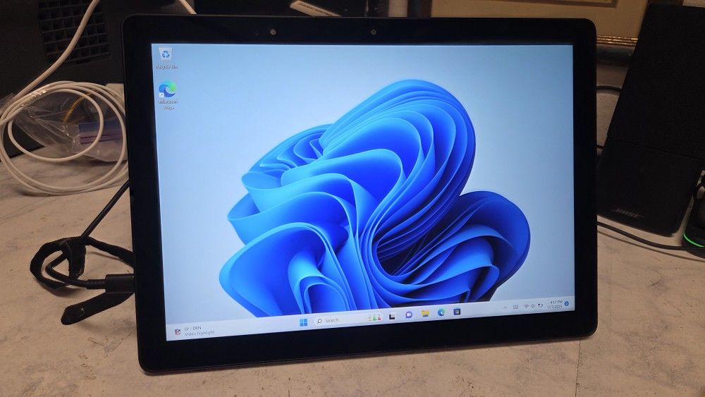 Dell 2 In 1 i5 8Ram 256SSD Touch Wifi Camera Win 11