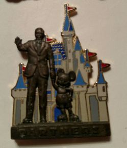 Walt Disney Mickey Mouse Disney World pin