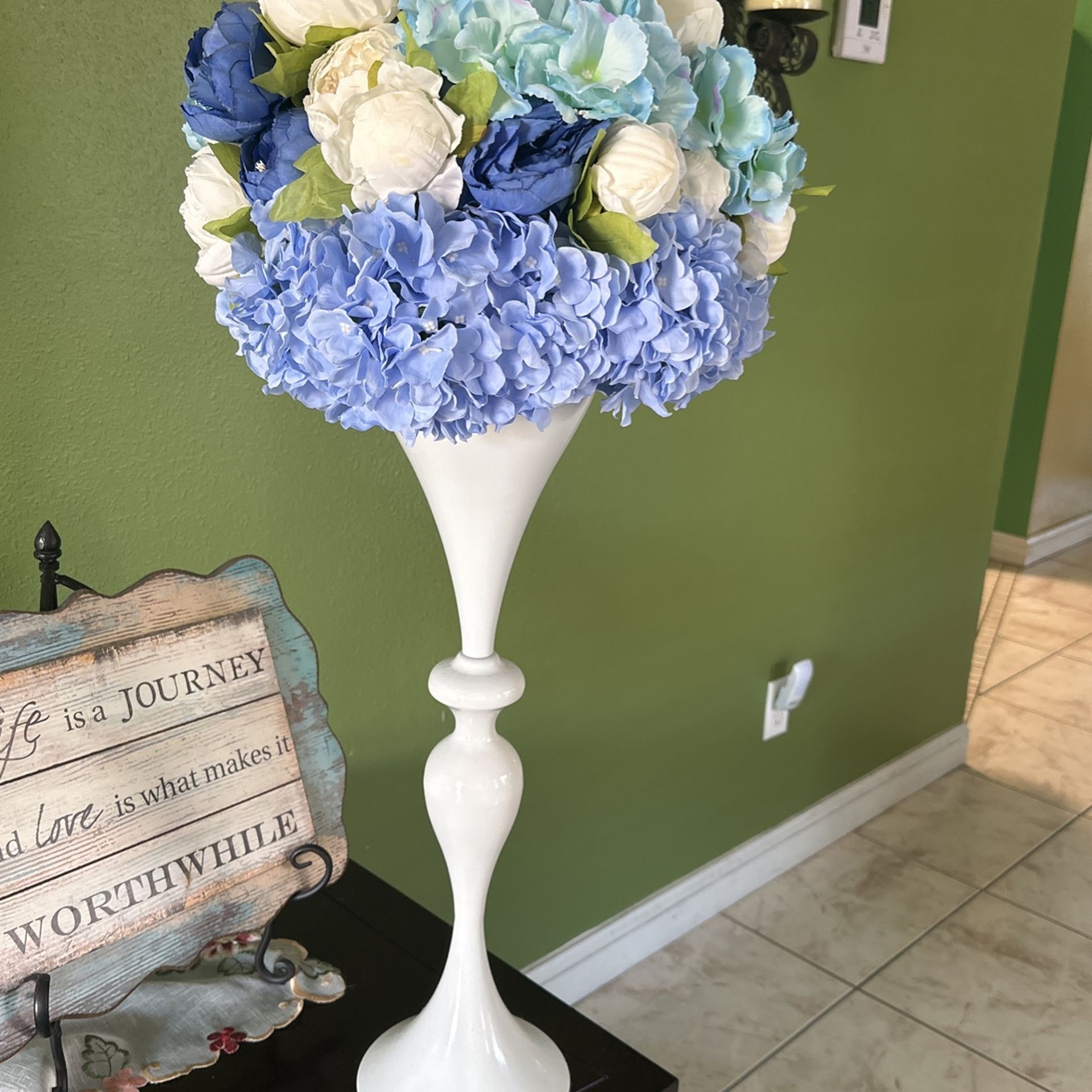 12 Vases For Flower Arragment, Flowers Not Included