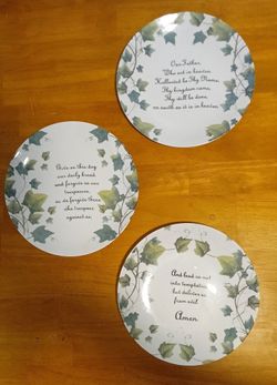 a Vintage Lord's Prayer Ivy Design 3-Plate Display Set