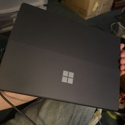 Microsoft Surface Pro 8 With box And charger, barely Used- I7-16gb-256gb expandable!