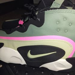 NIKE react Frenzy Size 11 for Sale in San Bernardino CA OfferUp