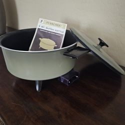 5qt Kettle Pot, Gently Used, Nonstick Stick Finish, Multi Uses $15.00