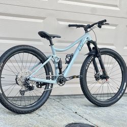 Giant liv embolden 2 Full Suspension Mountain 