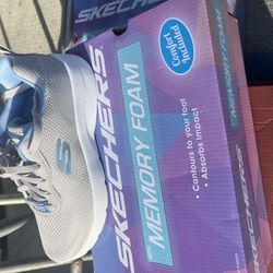 Tennis Shoes Skechers Size 6