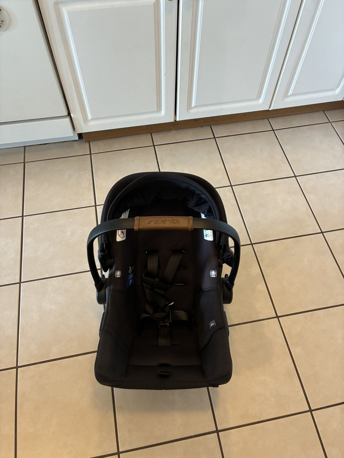 Nuna Infant Car seat Awesome Price ($80 OBO)