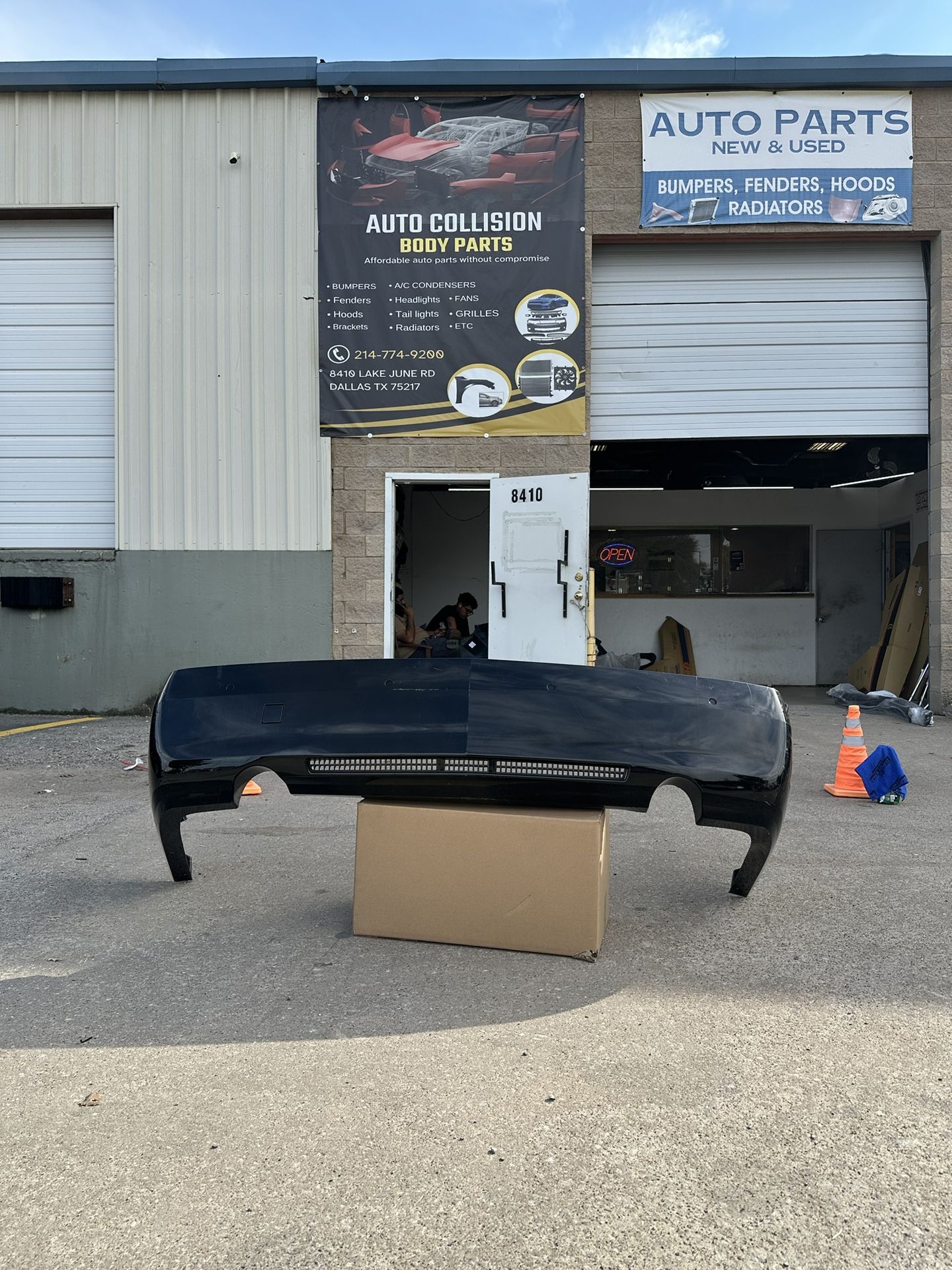 Cadillac STS Bumper Rear 08-11 ( Used Car Parts )