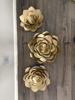 Wall art decor golden metal flowers three