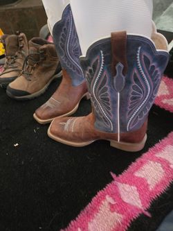 Ariat boots worn once,  size 8b