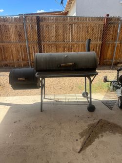 Grill and smoker combo