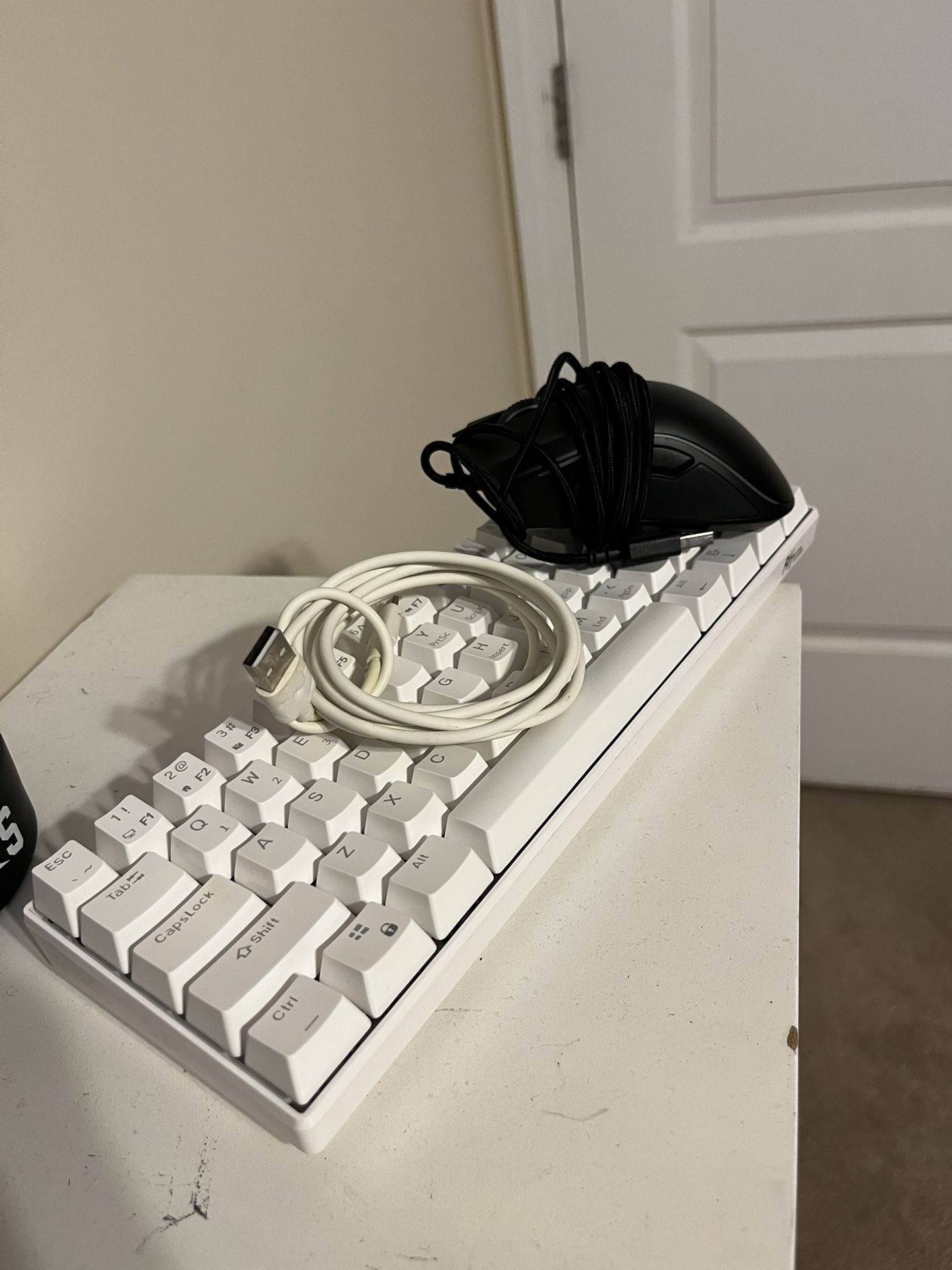 Royal kludge RK61 Keyboard/ Razor Mamba Elite wired mouse