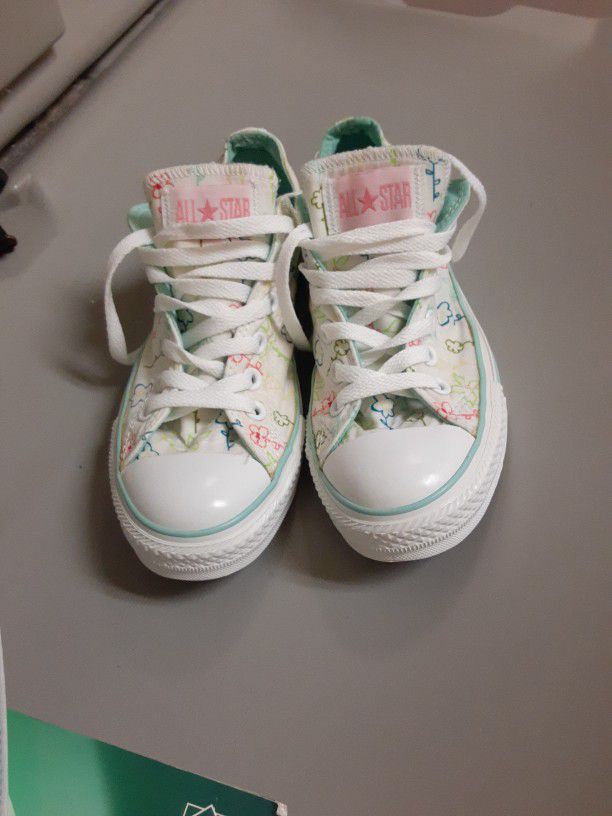 Like New White/Floral Women's All Star Converse Size 8