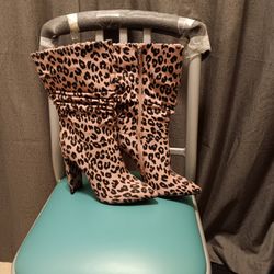 Pink / Black  7.5  Size 