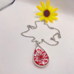 Dried Flower Necklace. 