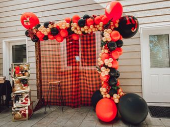 Balloon garland and backdrop