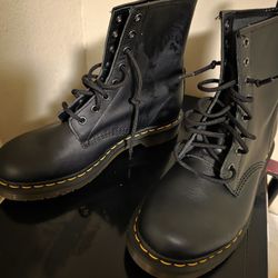 Dr Martin Boots Unisex 