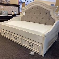 Realyn Chipped White Twin Day BedDaybed with Storage Boxes