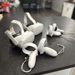 Oculus 2 X2 VR Headsets 