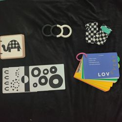 Lovevery kit - The Looker (0 - 12 weeks)