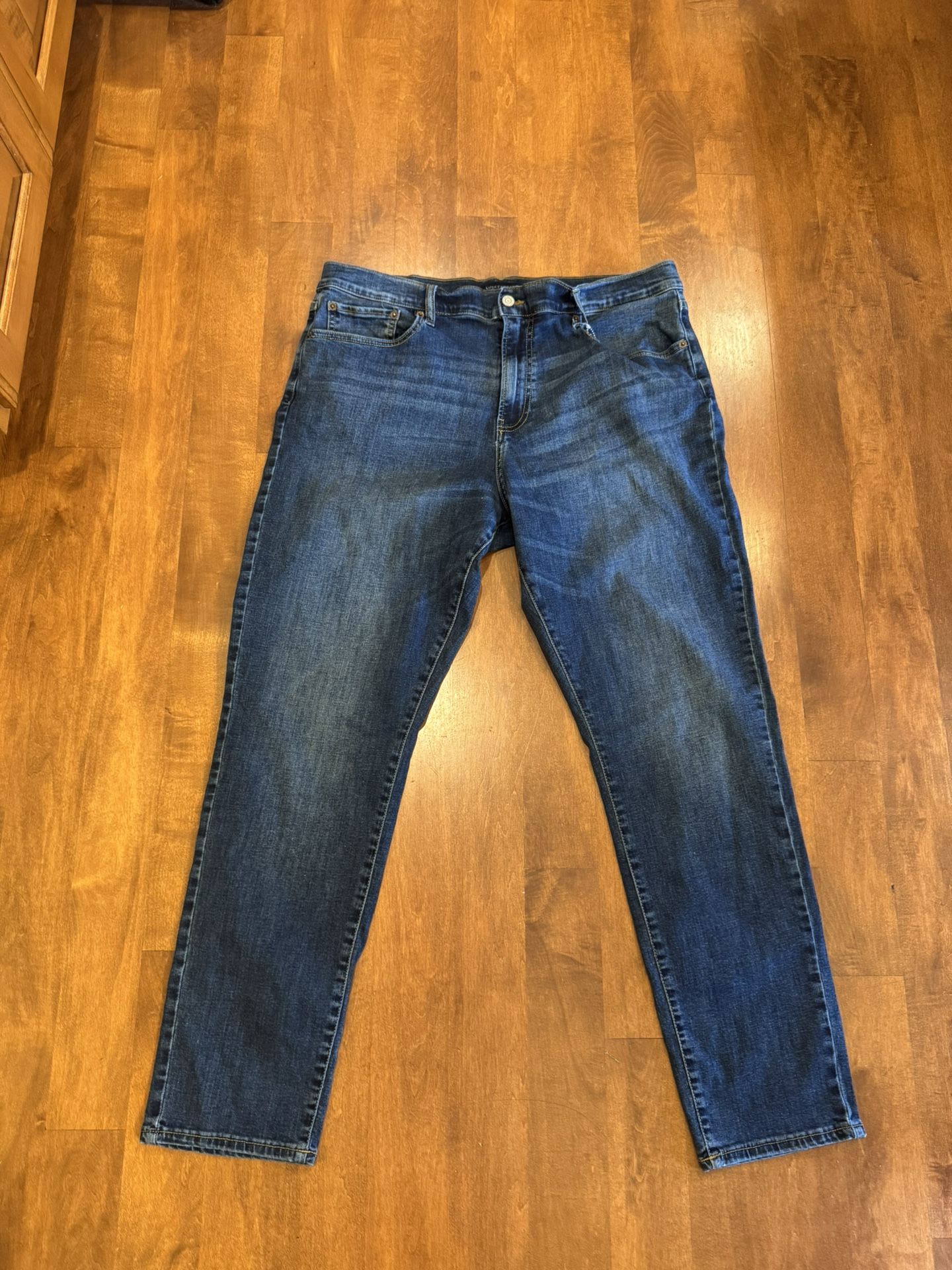 Men’s Lucky Brand Jeans Shipping Available