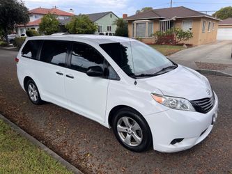 2012 Toyota Sienna LE ‼️