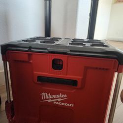 Milwaukee PACKOUT 19 in. Rolling Drawer Tool Box