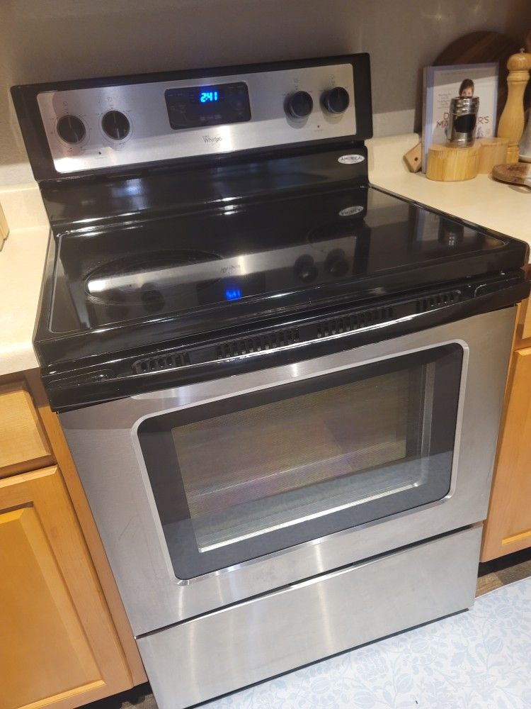 Whirlpool Electric Cooker. In Perfect Condition. Runs Good.