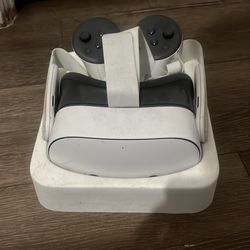 Oculus Quest 2 with games (rarely used)