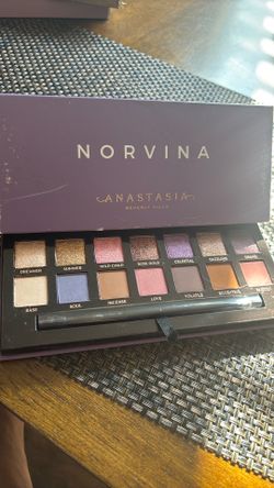 Anastasia Beverly Hills Novena Eyeshadow Palette