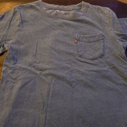 Levi’s Tee