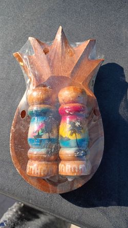 Wooden Salt and Pepper Shaker Set with Holder