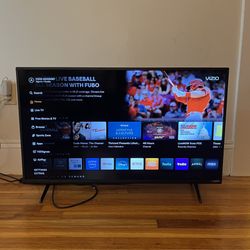 44” Smart TV