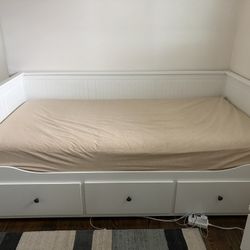 Great Condition IKEA Day Bed